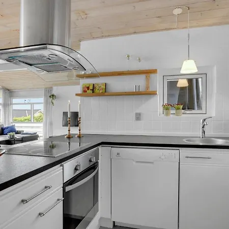 Beautiful In With House Sea View *