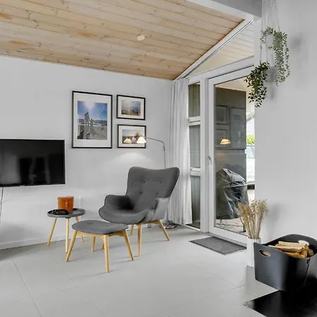 Beautiful In With House Sea View *