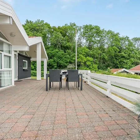 Cozy In With House Sea View Holiday home