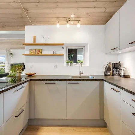 Cozy In With House Sea View Holiday home