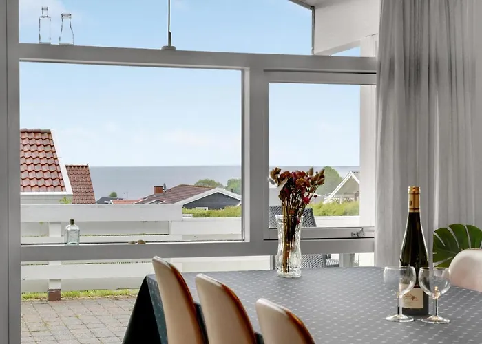 Cozy In With House Sea View Nyaraló