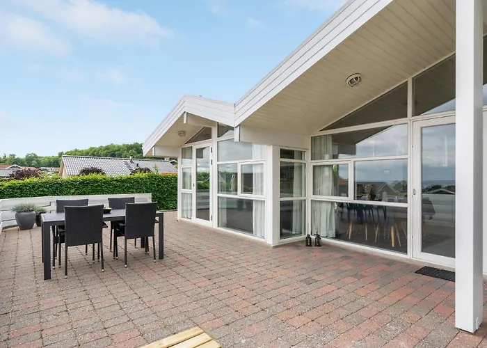 Cozy In With House Sea View